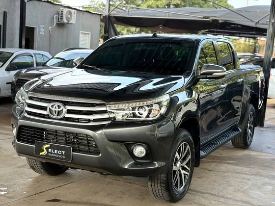 TOYOTA HILUX 2.8 SRX 4X4 CD 16V DIESEL 4P AUTOMÁTICO TOYOTA HILUX 2.8 SRX 4X4 CD 16V DIESEL 4P AUTOMÁTICO